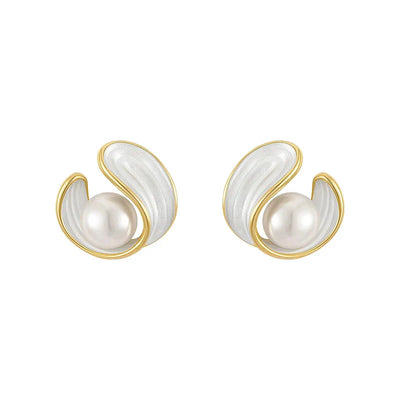 Luxury Earrings with White Opal and Pearls in Gold