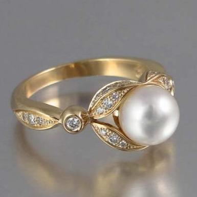 Vintage Pearl & Bright Gold Ring