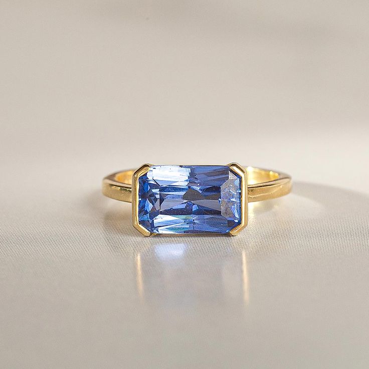 Vintage Rectangular Blue Glass Gold Ring