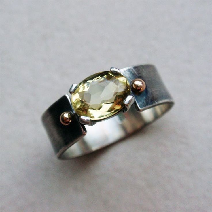 Vintage Greenish Yellow Crystal Silver Ring