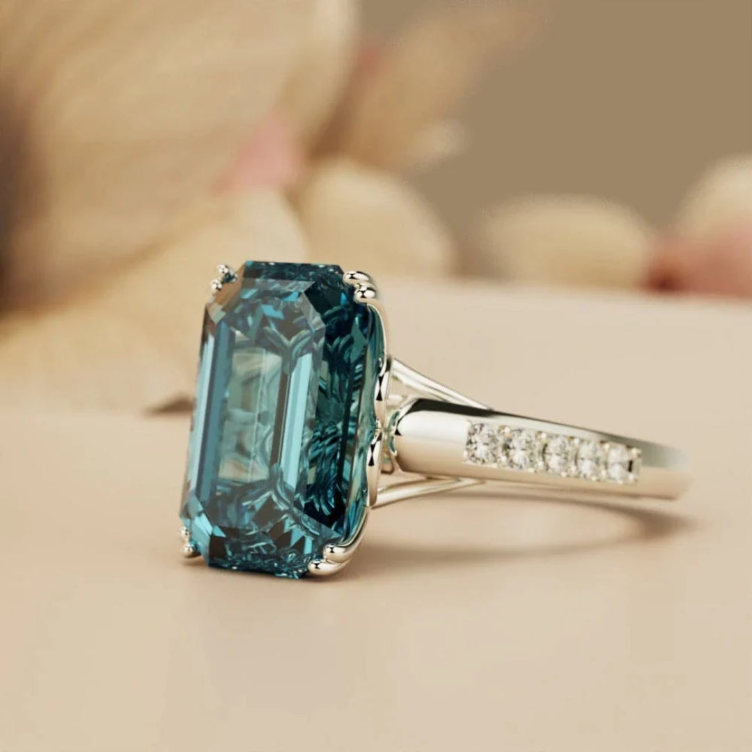 Vintage Blue Crystal Ring – Bella's Treasures