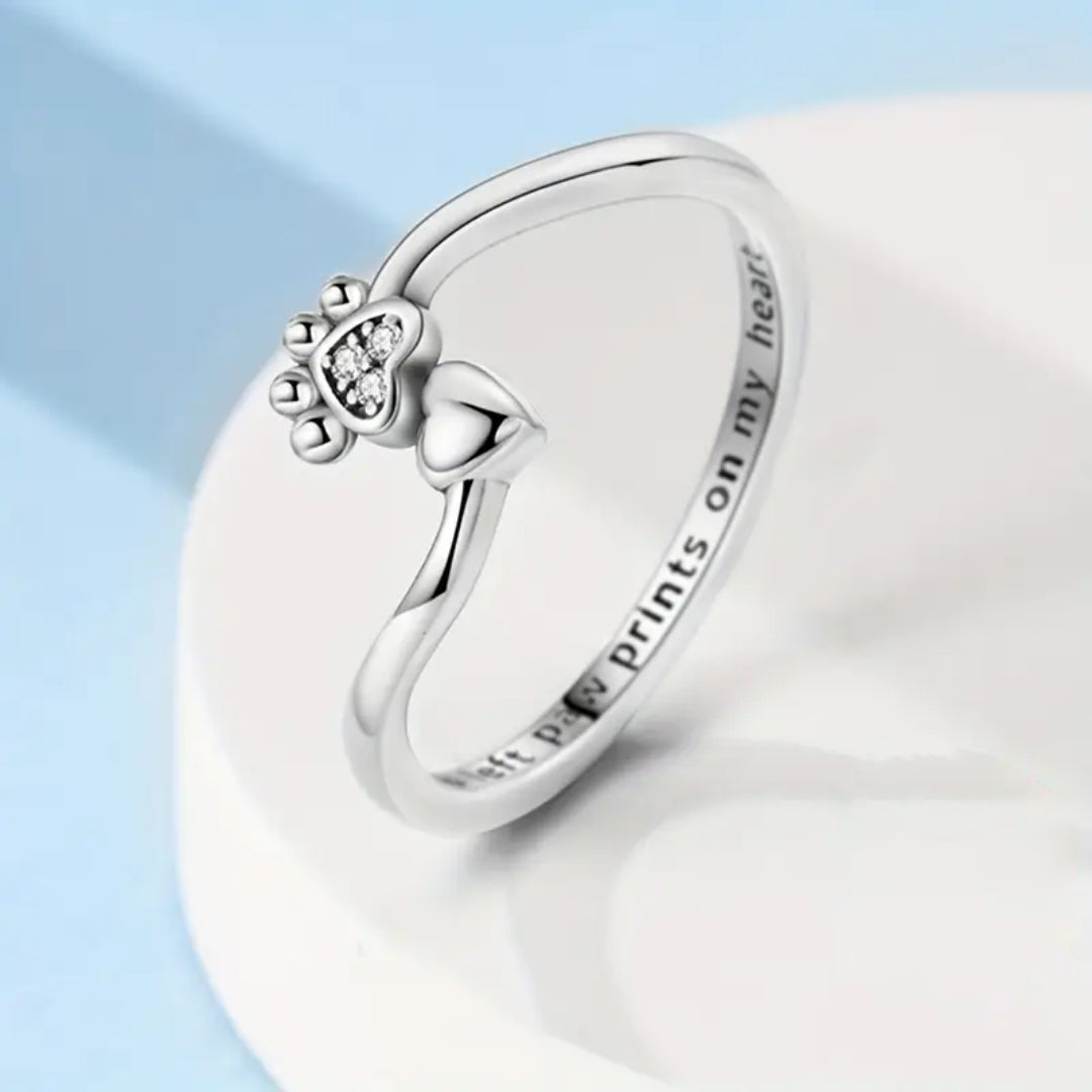 Wavy Heart Paw Zirconia Ring