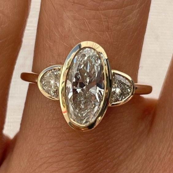 Vintage Oval Crystaline Ring