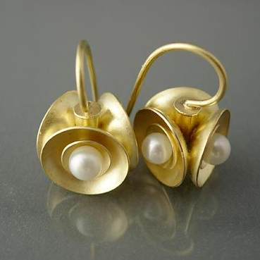 Vintage Golden Inlaid Pearl Blossom Earrings