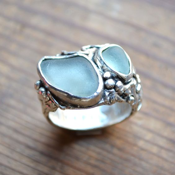 Vintage Natural Inlaid Blue Stone Ring