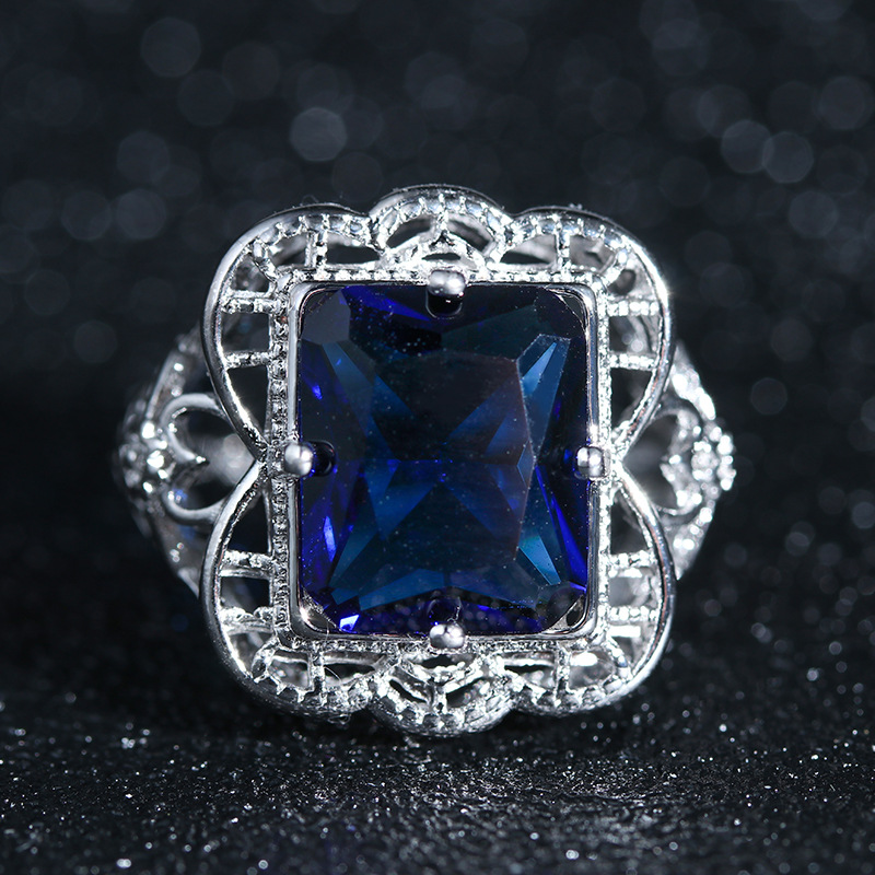 Vintage Blue Zirconia Hollow Silver Ring