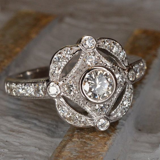 Vintage Crystal Round Star Ring