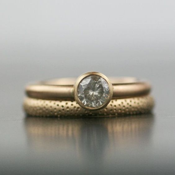 Vintage Golden & Glass Ring