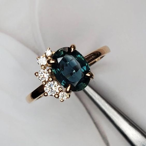 Vintage Dark Blue Crystal Ring