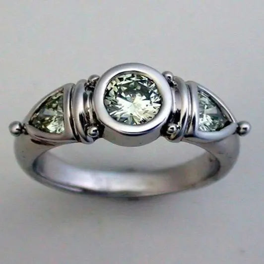 Vintage Green Zirconia Inlaid Silver Ring