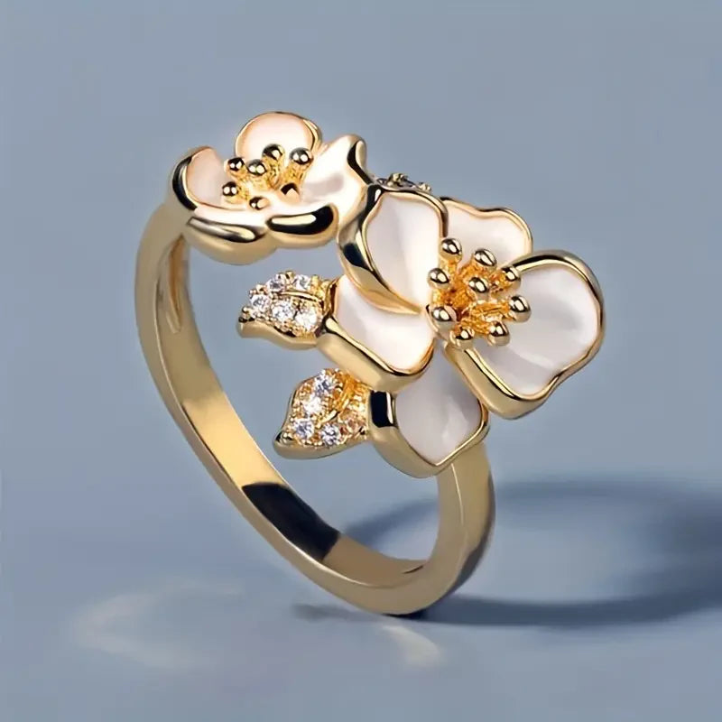 White Blossom Gold Ring