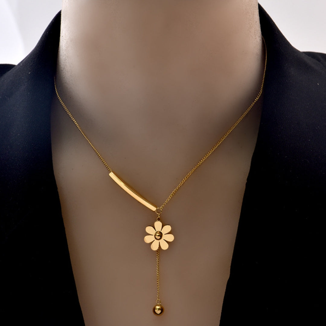 Golden Daisy Necklace