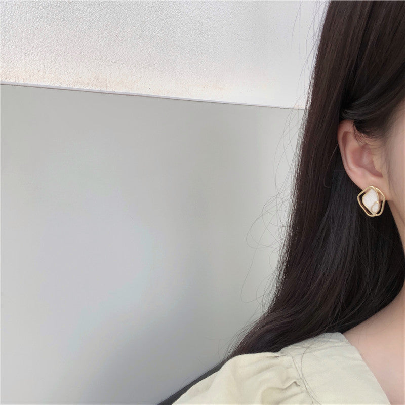 Golden Shell Earrings