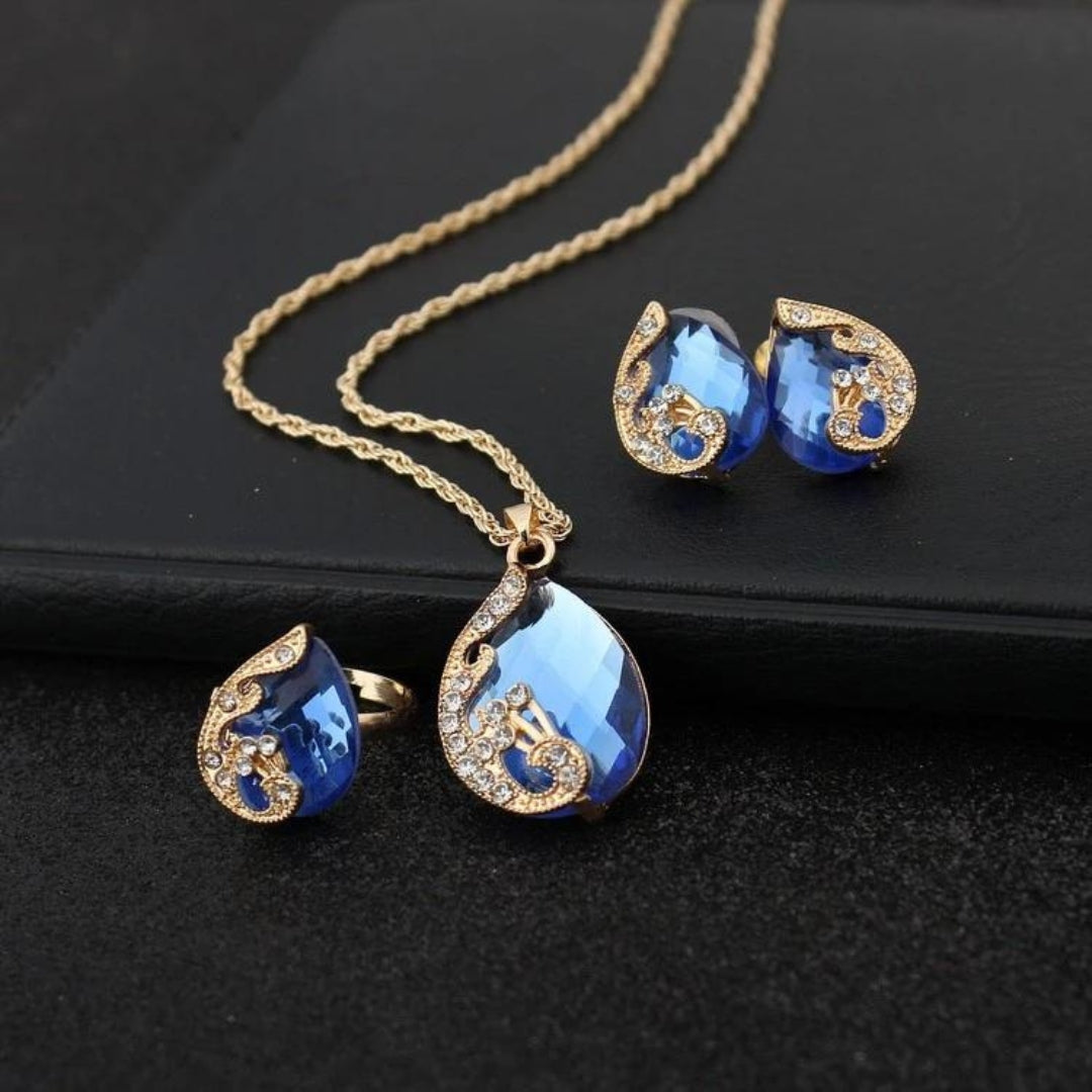 Sapphire Pendant in Gold