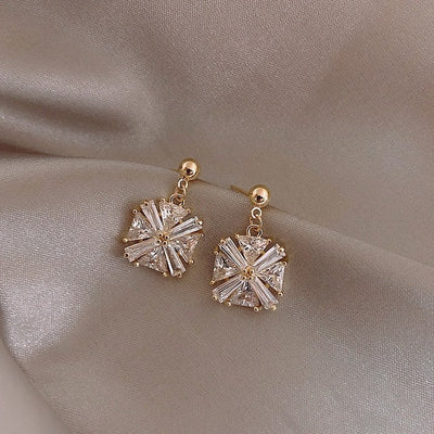 Small Square Zirconia Earrings in Gold