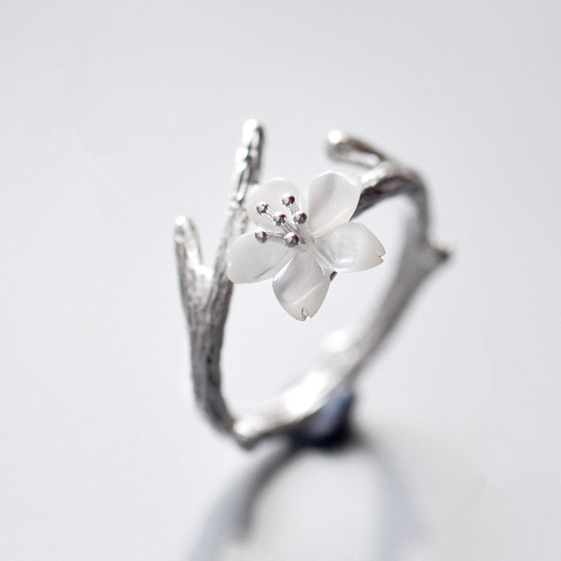 Vintage White Blossom Adjustable Ring