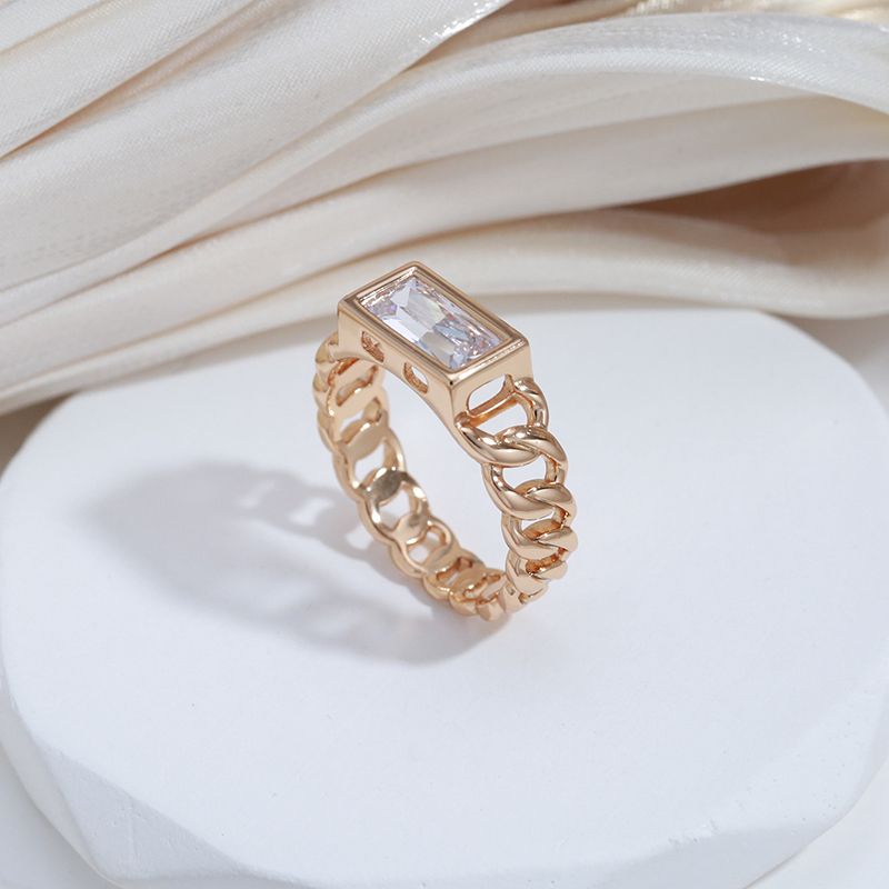 Elegant Ring with Gold Crystal