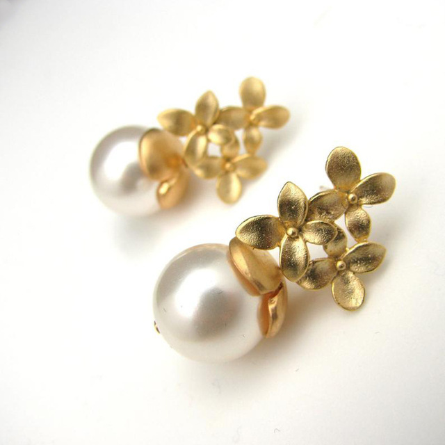 Vintage Golden Flower Pearl Earrings