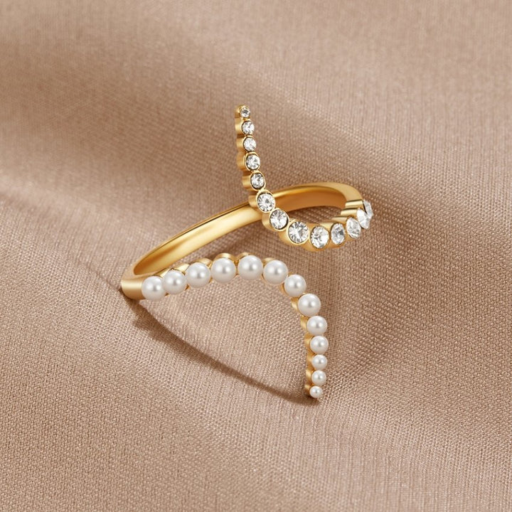 Elegant Zirconia Pearl Ring