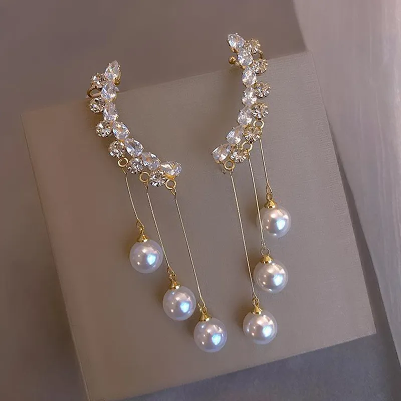 Elegant Dangling Pearl Earrings