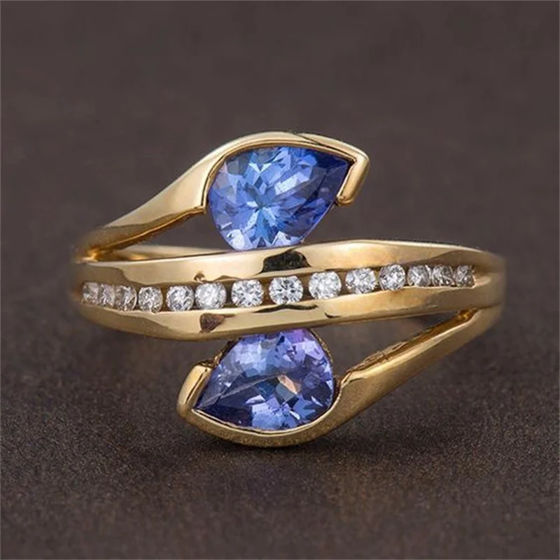 Elegant Blue Crystal Ring