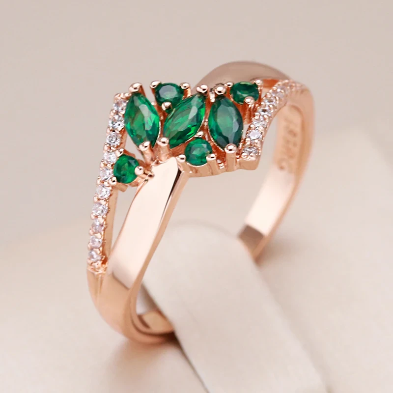 Elegant Green Crystal Ring